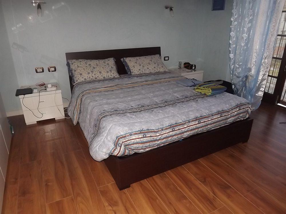 Il Gelsomino Bed & Breakfast Ferno Exterior foto