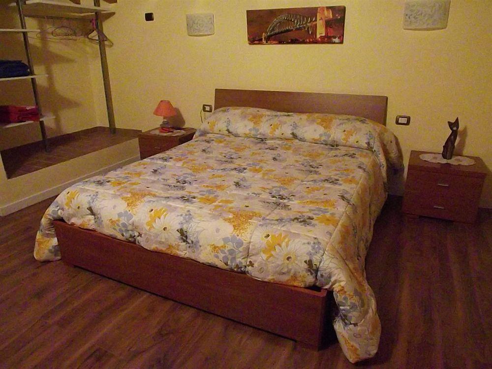 Il Gelsomino Bed & Breakfast Ferno Exterior foto