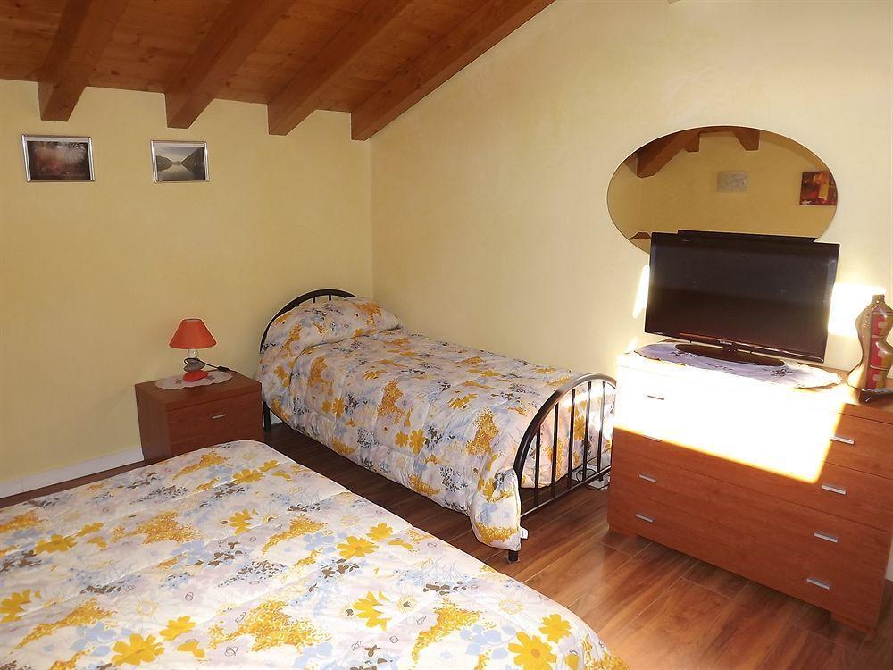 Il Gelsomino Bed & Breakfast Ferno Exterior foto