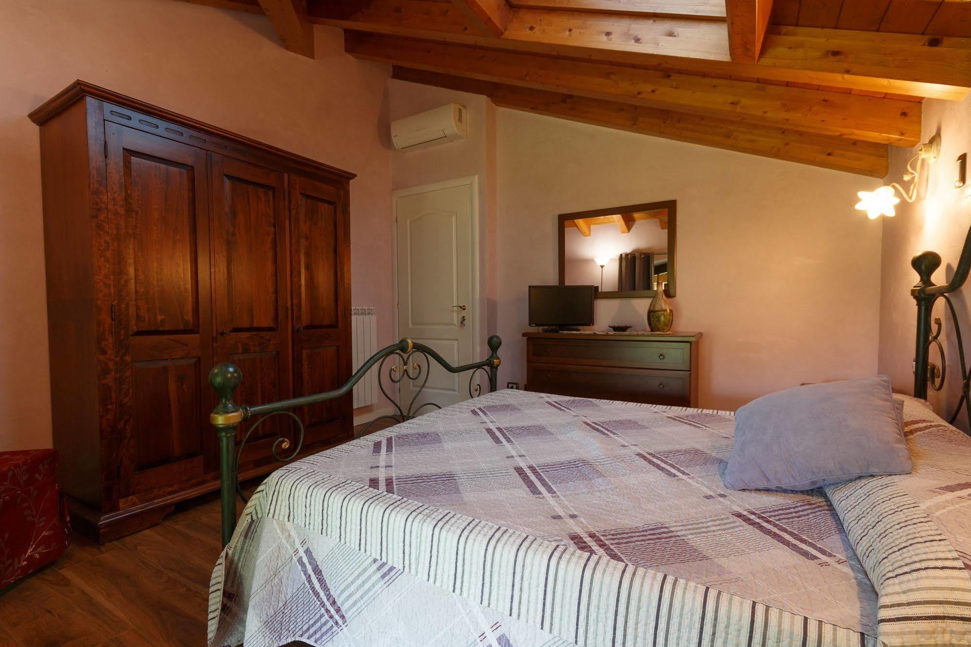 Il Gelsomino Bed & Breakfast Ferno Exterior foto