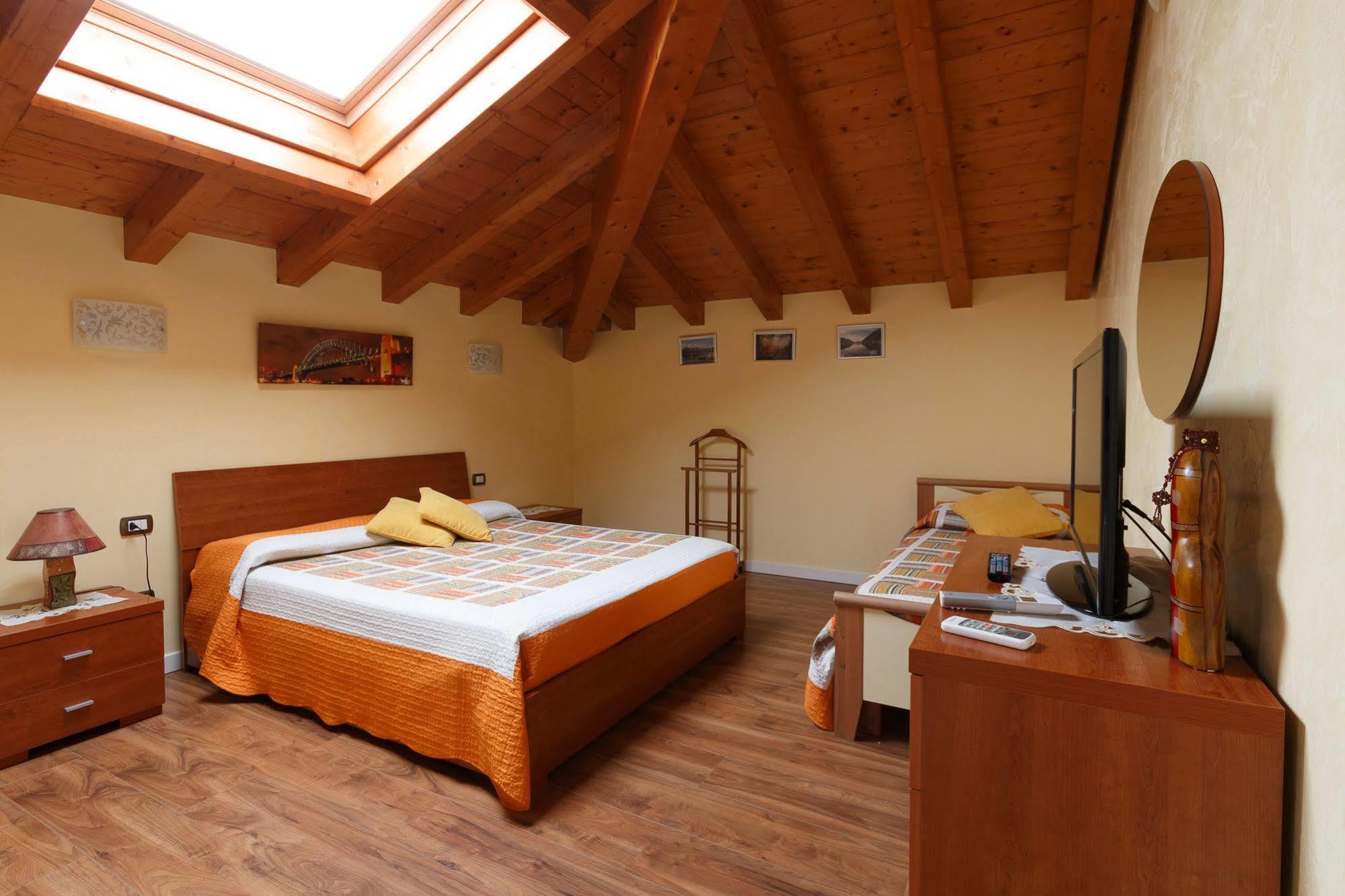 Il Gelsomino Bed & Breakfast Ferno Exterior foto