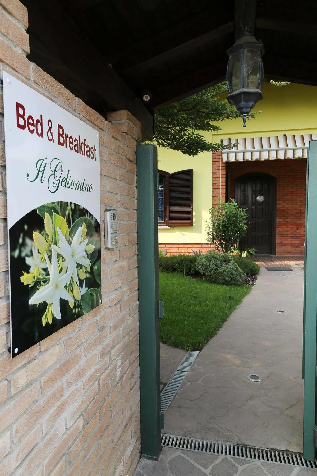 Il Gelsomino Bed & Breakfast Ferno Exterior foto