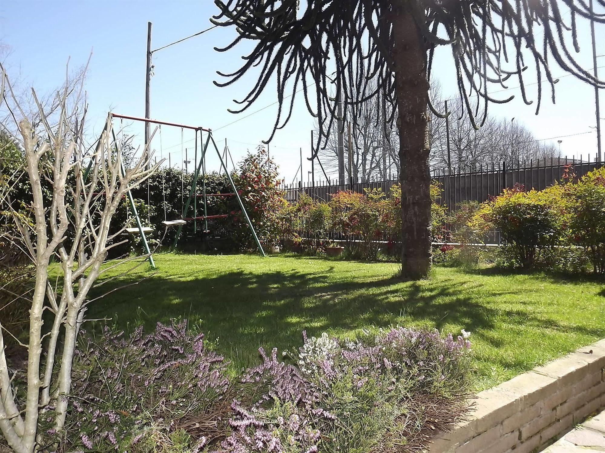 Il Gelsomino Bed & Breakfast Ferno Exterior foto